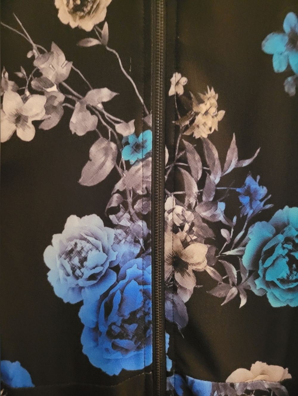 City Chic Black Floral Midi Dress with Blue & Cream Blooms - Picture 9 of 10